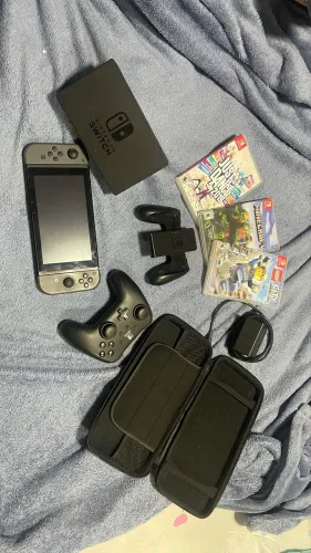 Nintendo Switch v1 + 3 jogos
