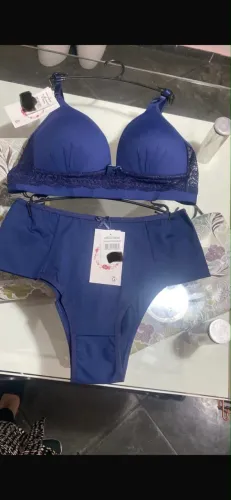 Conjunto sutiã com bojo e calcinha cor azul-marinho tamanho G