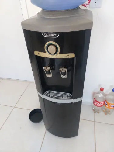 Bebedouro Gela muito bem 