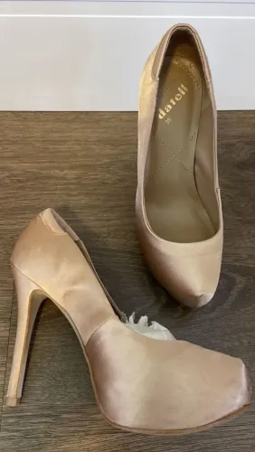 Scarpin  em tecido Datelli número 35