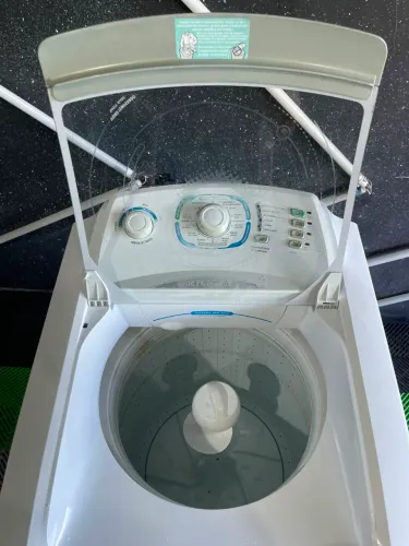 Máquina de lavar roupa Eletrolux 10 kilos
