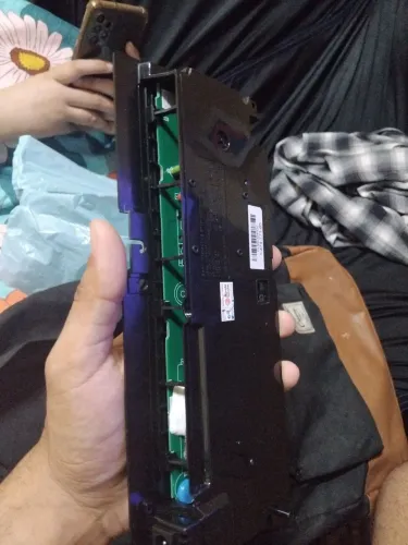 Fonte de PS 4 Slim semi novo