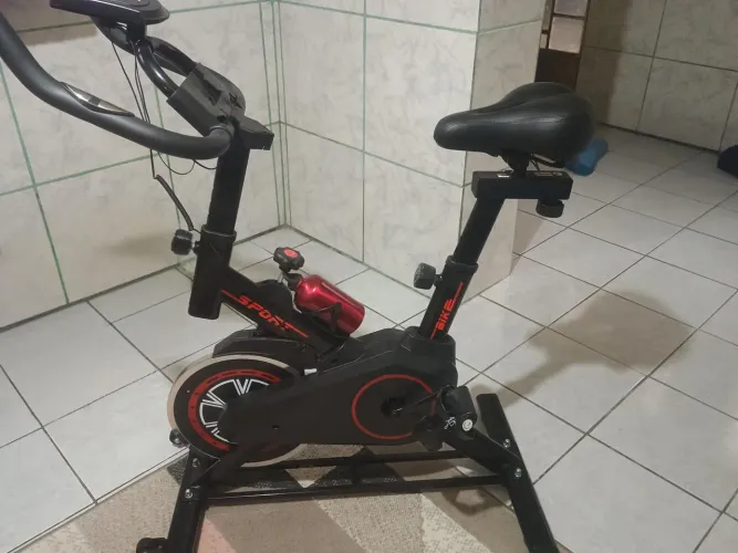 BICICLETA ERGOMÉTRICA