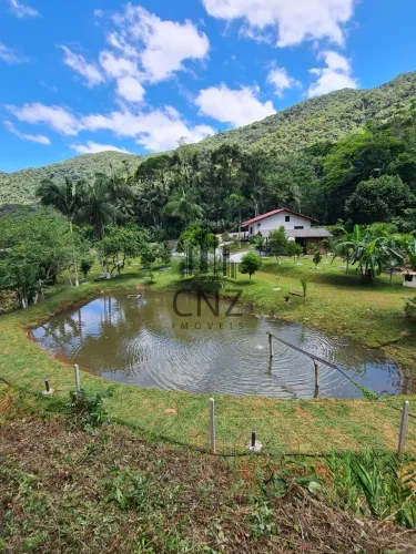 Sítio de Luxo à Venda em Guabiruba-SC, Bairro Aymoré! 2 quartos, 1 suíte, 2 salas, 2 banhe