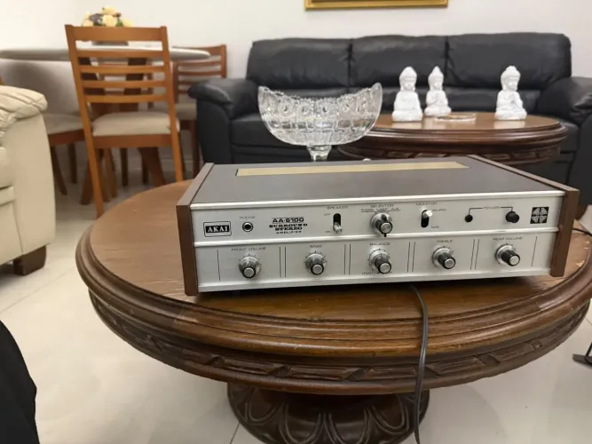 Amplificador Akai AA 6100