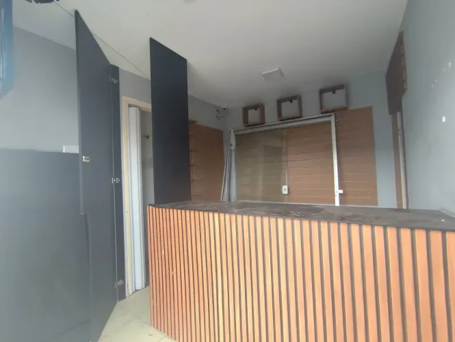 Loja no Centro comercial para aluguel possui 15 metros quadrados em Aracuí - Lauro de Frei