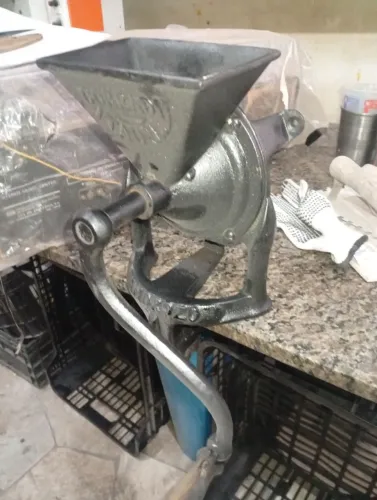 Moedor de café antigo número 4