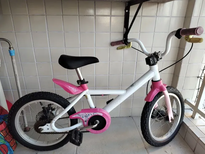 Bicicleta infantil ato 16 com freios a disco marca BTWIN 