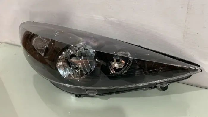 Farol direito peugeot 207 2008 2009 2010 2011 2012 2013 Mascara negra