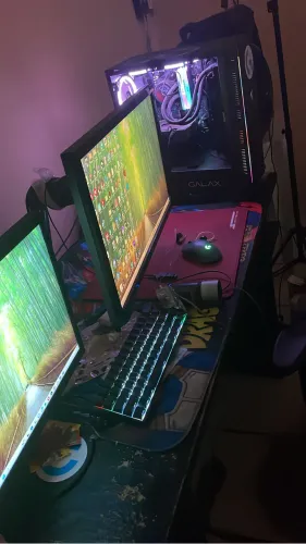Monitor Acer 144hz Já vem com o braço articulado.