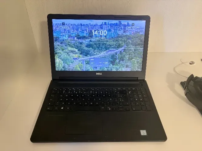 Dell Inspiron 3576 - Intel Core i7 - 8GB RAM - SSD 550GB - Placa de Vídeo 2GB - Excelente 