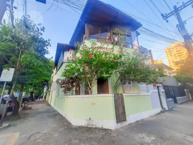 Imóvel comercial funcionando como restaurante