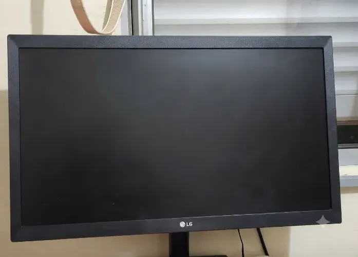 Monitor LG 19.5" HD 60Hz 2ms Dynamic Action Sync VGA 20MK400H-B.AWZM