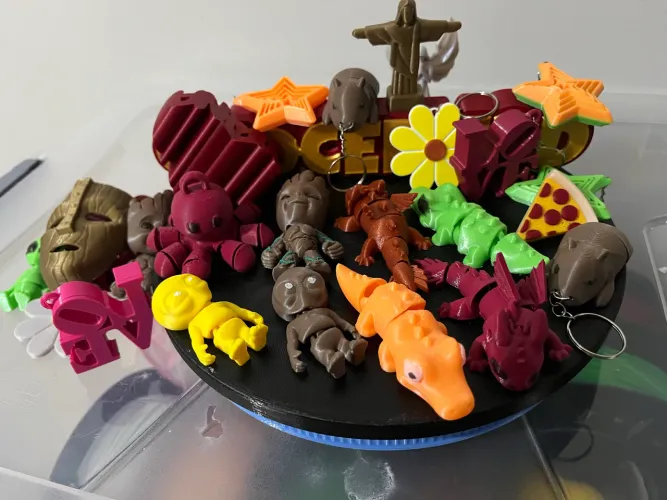 Lote chaveiros articulados em 3D