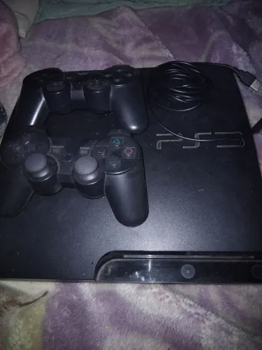 Vendo ps3 desbloqueado com vários jogos , 2 controles e um Carregador 