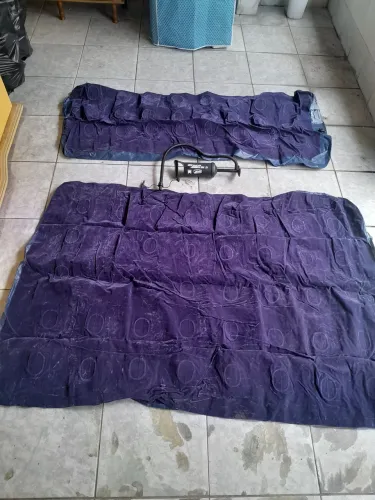 Kit 1 colchão inflável de casal 1 colchão inflável de solteiro e 1 bomba