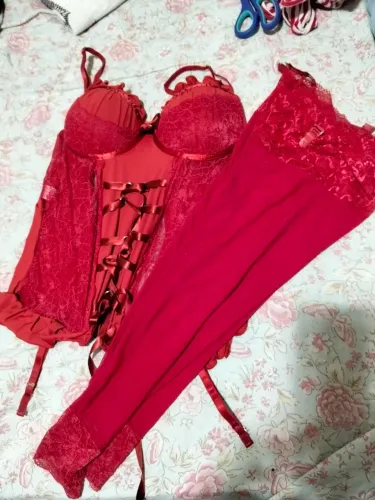 Espartilho vermelho com meia calça