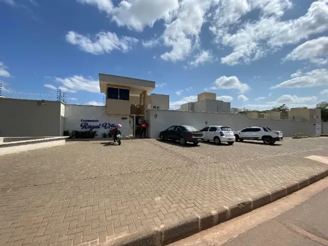 CASA DUPLEX COM 03 QURTOS A VENDA NO CONDÔMINÍO ROYAL VILLE