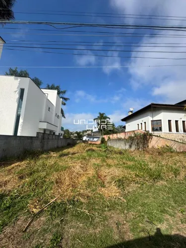 Terreno plano no condomínio Aruã de 300m2