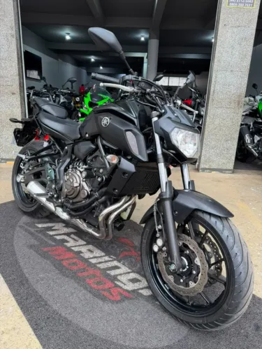 YAMAHA MT-07 2021 . VALE A PENA CONFERIR.