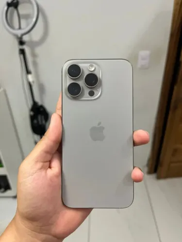 iPhone 15 Pro Max 256gb/ Seminovo COM CAIXA