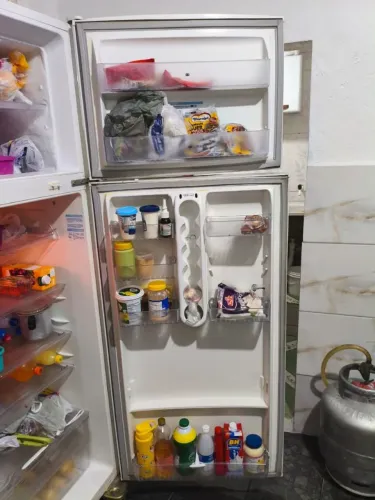Vendo uma geladeira 
