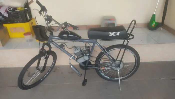BICICLETA MOTORIZADA semi-nova. Negociável. Aceito troca