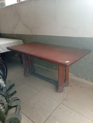 Mesa de jantar estilo georgiano