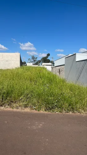 VENDE-SE TERRENO