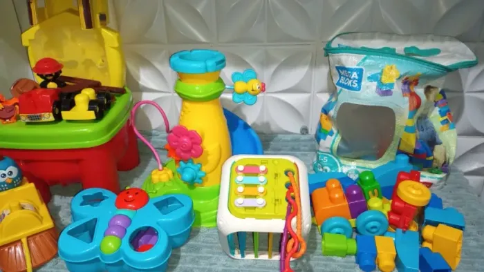 todos por 80 brinquedos de bebes