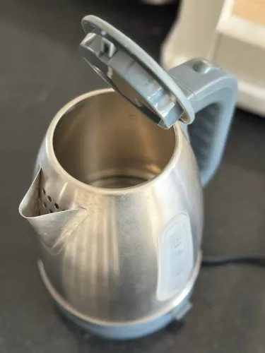 Chaleira elétrica com controle de temperatura