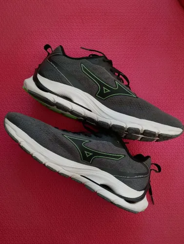Tênis Mizuno Running Wave Dynasty 5