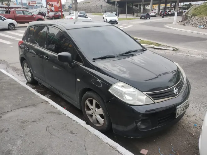 Nissan Tiida SL 1.8/1.8 Flex 16V Aut. 2012