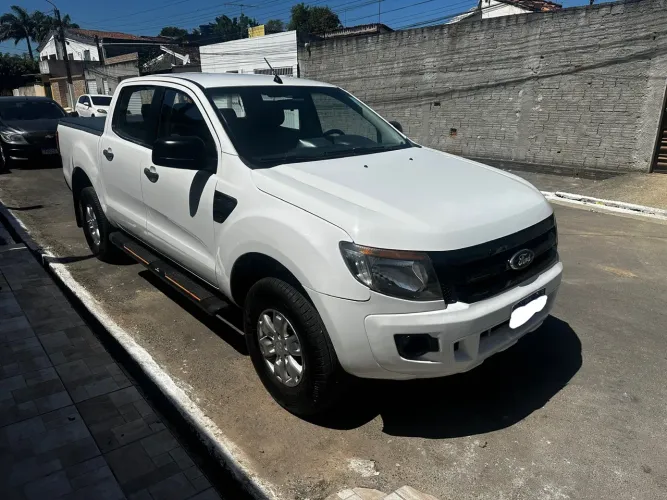 Ford Ranger XLS 2.5 16V 4X2 CD Flex 2014