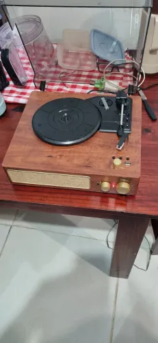 Vitrola Raveo Studio. Novo, na caixa
