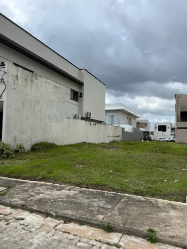 Vendo Lote Grande no Condomínio Quartzo - 192m2