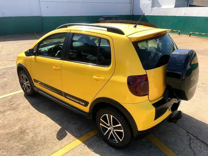 Volkswagen Crossfox 1.6 MI Total Flex 8V 5P 2011