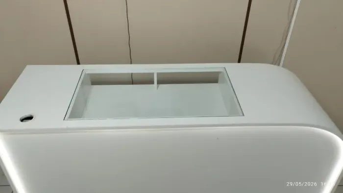 Vendo Balcão de Recepção / Atendimento feito em MDF de excelente qualidade.