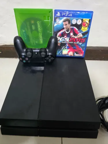 Playstation 4 fat 2 jogos e 1 controle 