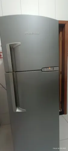 Vendo uma geladeira Frost Free Brastemp 