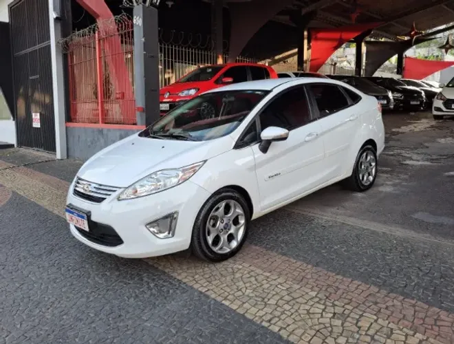 Ford Fiesta Sedan SE 1.6 16V Flex 4P 2013