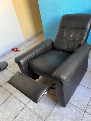 Poltrona reclinável (VALOR NEGOCIÁVEL)