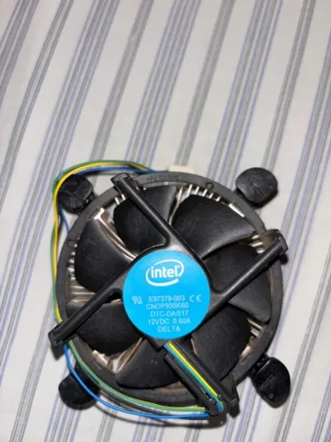 Processador Intel Core i3 9100F 9ª Geração - Ótimo Estado