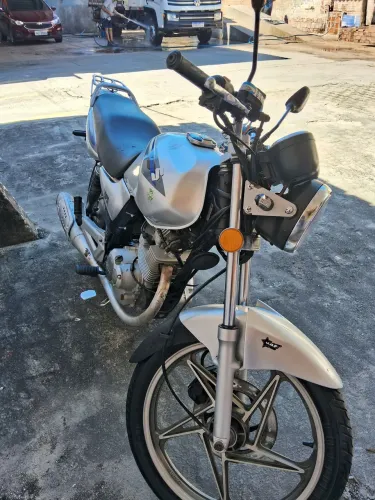SUZUKY YES 125, ECONÔMICA E OTIMA PARA O DIA A DIA!