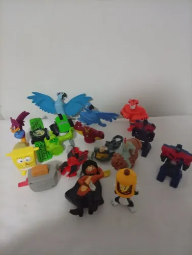 Lote com 17 Bonecos Variados do Mc Donald's 