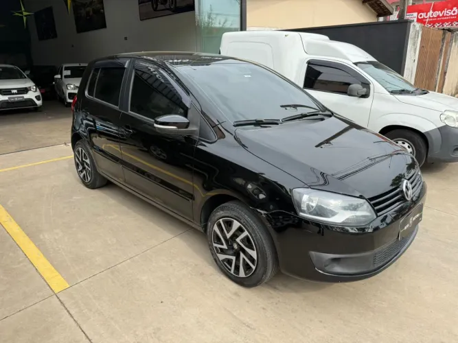 Volkswagen Fox 1.0 MI Total Flex 8V 5P 2013