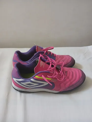 Chuteira da umbro Pro5 society seminovo