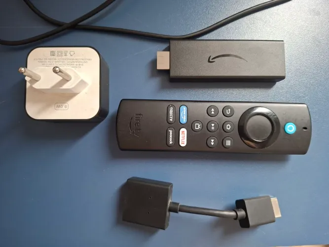 Fire Tv stick Amazon 4a geração FullHD com todos os acessórios