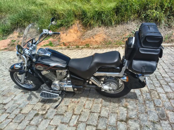 HONDA SHADOW 750