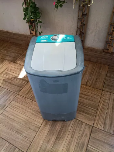 Vendo tanquinho Arno 10 kg funcionando perfeitamente buscar perto do buriti shopping 